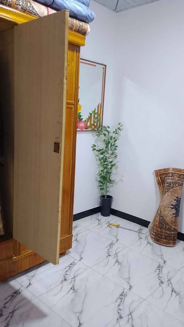 البيع  ثلاجه اخت الجديد 12 قدم متر ونص طول نوعيه تركي مستخدم 3 اشهر  سعر 250+  كنتور 4 بيبان  صاج تفصال  مبطن  مو عادي نضيف جدأ وقوي  مو سوكاوي  سعر 350   العنوان بصرة تأ ميم  هاتف*********** البصرة, العراق
