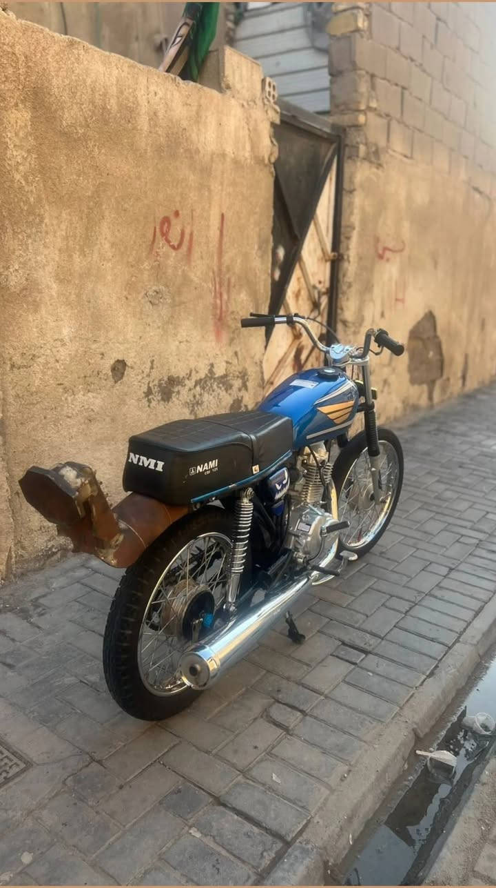سلام عليكم دراجه  ما مفتوحه ادوات مطلوب مراوس بماكس عدله ما مفتوحه ودراجه تعمير ما متعوبه تعال شوف بعينك لمكينه ناعمه
ملاحظه دراجه بدون سيبايه 
ماكني بصره نجيبيه يم جسر خالد
رقمي ***********
