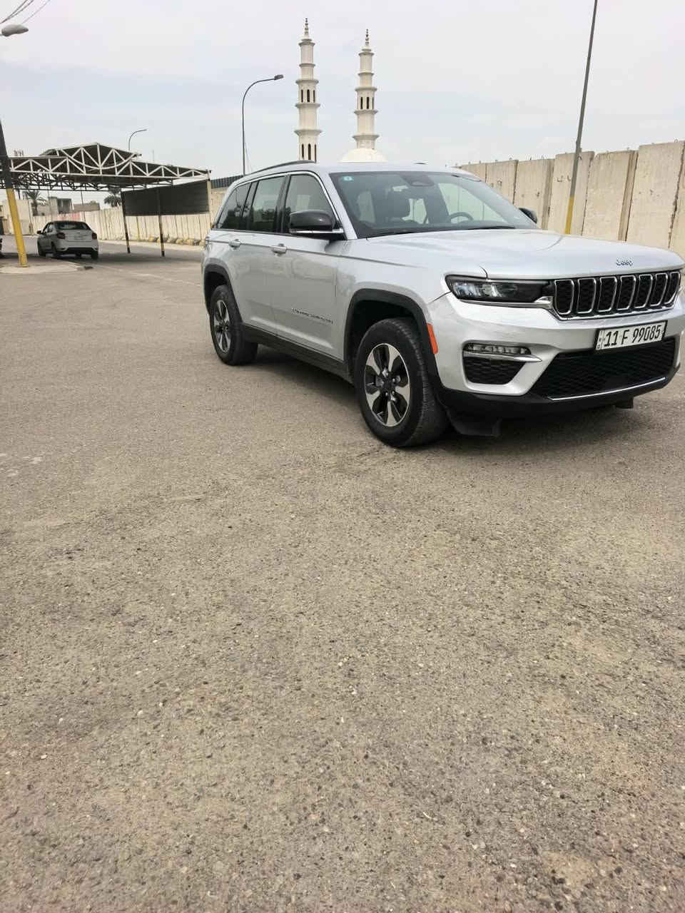 جراند شيروكي • هايبرد • بدون ايرباك