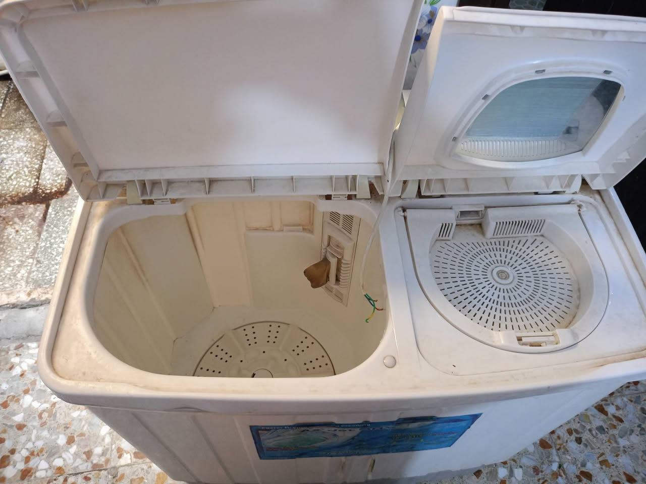 غسالة T2200شغالة بيها مشكلة
چنل التجفيف 
ب50 الف 
كربلاء الروضتين 
***********
