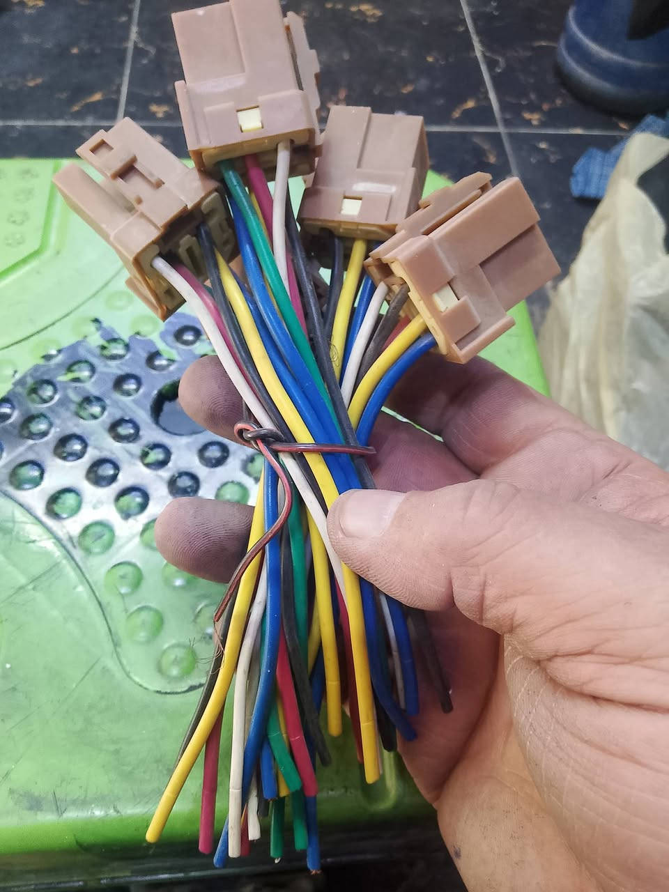 مجموعة فيش وقواعد كاوبات صغير وكبير
فيشه 2خط
فيشه 3خط
فيشه 4خط
فيشه 5خط
فيشه 6خط
فيشه نصيه وفحل
قاعدة گلوب 2خط
قاعدة گلوب 1خط
للبيع قيم
 وأخذ .للحجز***********ابو حيدر
توجد خدمة توصيل كل المحافظات
