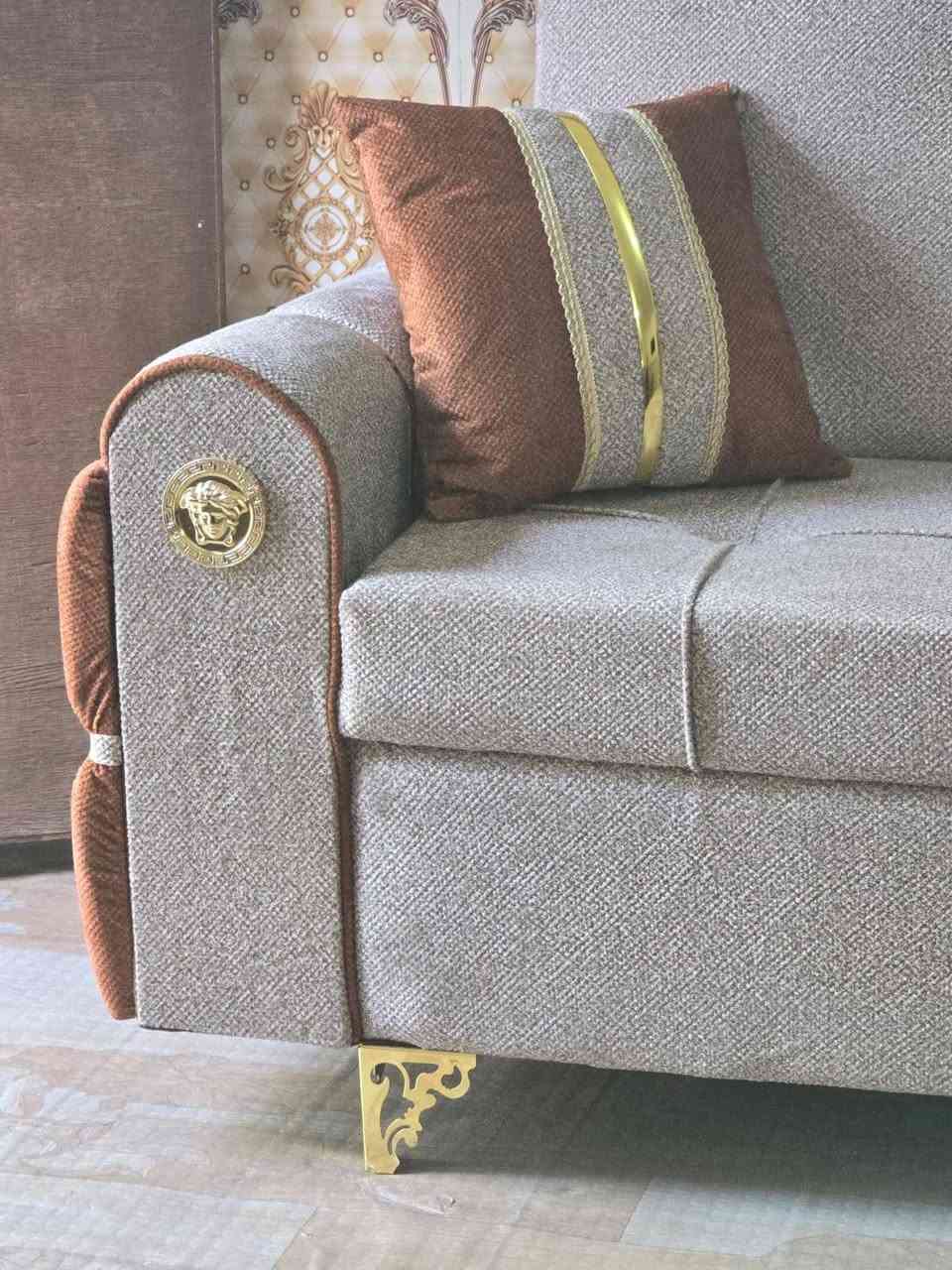 النجاره خشب روسي جام
بلوك اسود 

🌹المصداقيه في العمل هيَ مصدر رزقنا🌹

((400الف فقط))

 اطلب وادلل

عروضنا ويـــــاكم متخلص
10 مقاعد 5 قطع 7 امتار

تخم صناعة عراقية يوصلكم نفس الصورة
 بالضبط ومطابق للمواصفات المذكورة

               ضمان 3سنوات من تاريخ الأستلام
 ضمان حقيقي يوصلكم وصل بأسم المعمل

 السعــــــــــــر (400الف)  فقط يابلاش 

 اسعار ثابتة من المعمل الكم بيع مباشر
 جددنا العرض لعيونكم  سارعو بالحجز 

           تخم 10 مقاعـــــــد 

مواصفات التخم ((مقعد بلوك+جام روسي))
        الاسفنج((مميز اول مضغوط))
       القماش((قديفه و وتر بروف))
سعر التخم ٦٠٠ الف دينار
(اي اضافه ع الديوان مو من ضمن الحساب )
 سعر المتر 75 النجاره كما موضحه بالفيديو 
العنوان/ الحله قرب سيطرت عنانه سنجار 
للحجز واتساب.... او الاتصال واتس ***********
