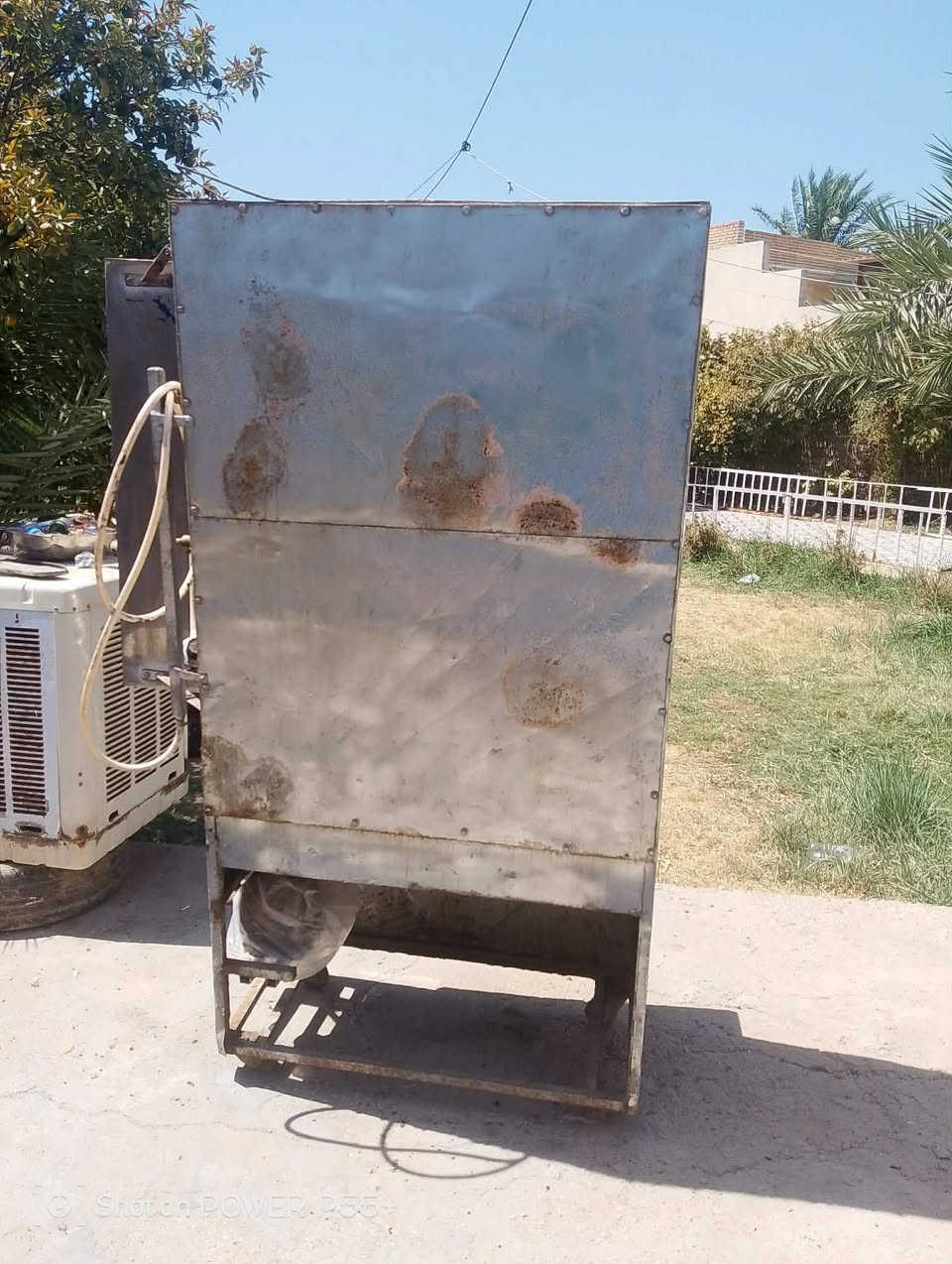 شوايه دجاج البيع 
سعره 250الف
تصال ***********
