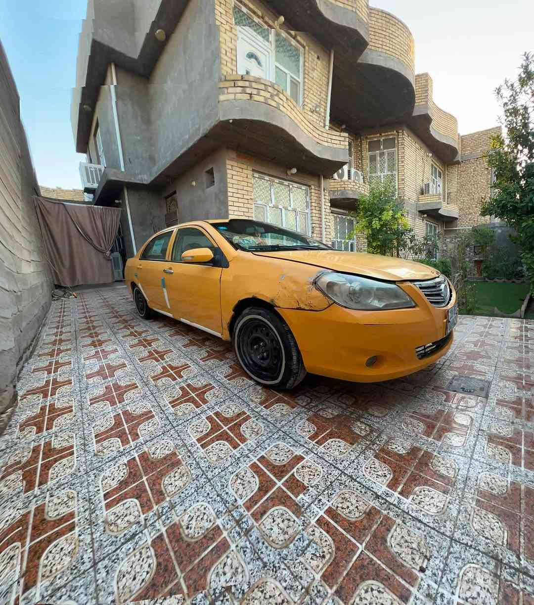 السلام عليكم
بي واي دي G3
موديل 2013
كير عادي 
محرك هوندا ياباني 
تبريد شغال وثلج 
مواصفات أشاير بالمري فتحه تشغيل عن بعد 
سياره بصمه 
حادثهاالباب الخلفي عكس السايق 
السياره باسمي سنويه ل 2030مصفره هيئه وغرامات تحويل ثاني يوم 
سياره نضيفه وحلوه وخير من الله 
رايدها ب ٣٩ أنزلك ورقه اخذ منك ٣٨حاليا السياره جاهزه وشغاله وترايك وين ما تريد 
مكاني بغداد ابو غريب عل سريع 
***********
