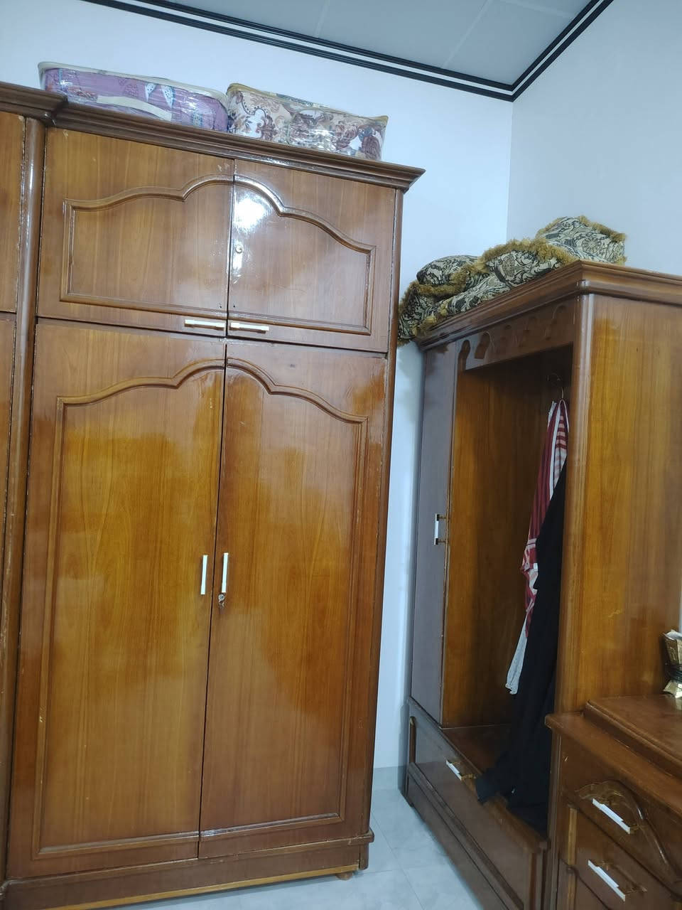 غرفه • تفصيل ثقيل • خشب زان
