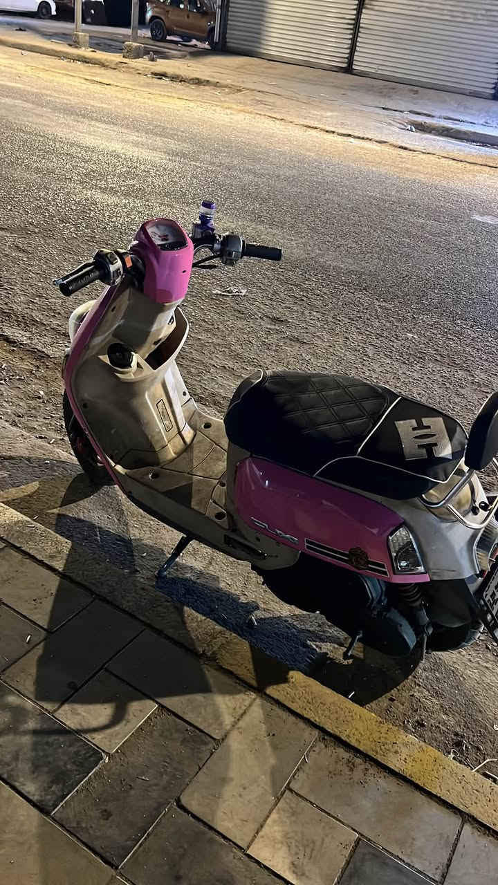ماكس بوليسي كابريته لدراجة نضيفة ومامفتوحة مبدل كفراتها شادلها كزوز FM السعر 850 مكاني عشار
***********
