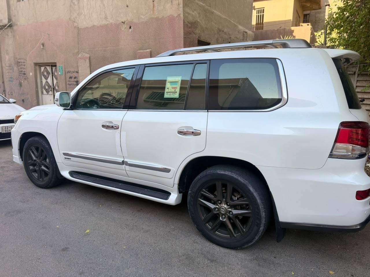 سلام عليكم لكزز سياره جديده موديل سياره ٢٠١٢ سياره مكفوله كفاله عامه اي استفسار اتصل على هاذا رقم اذا مراوس حسب التفاق  رقم سياره بغداد ***********
