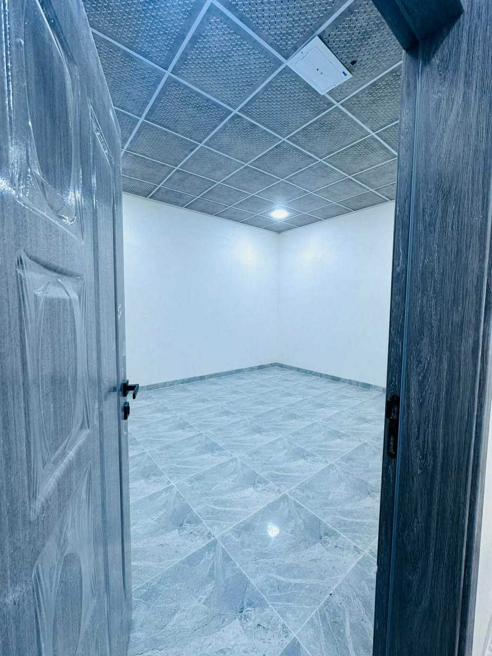 🏠 بيت للبيع – حي الكندي
📍 الموقع: قرب جامع الباقيات الصالحات
📜 سند جمعية
📐 المساحة: 100 متر
📏 الواجهة: 6.25 متر
💰 السعر: 70 مليون قابل للتفاوض
📞 للاستفسار والتفاصيل: مكتب طارق المولى
📱 ***********
