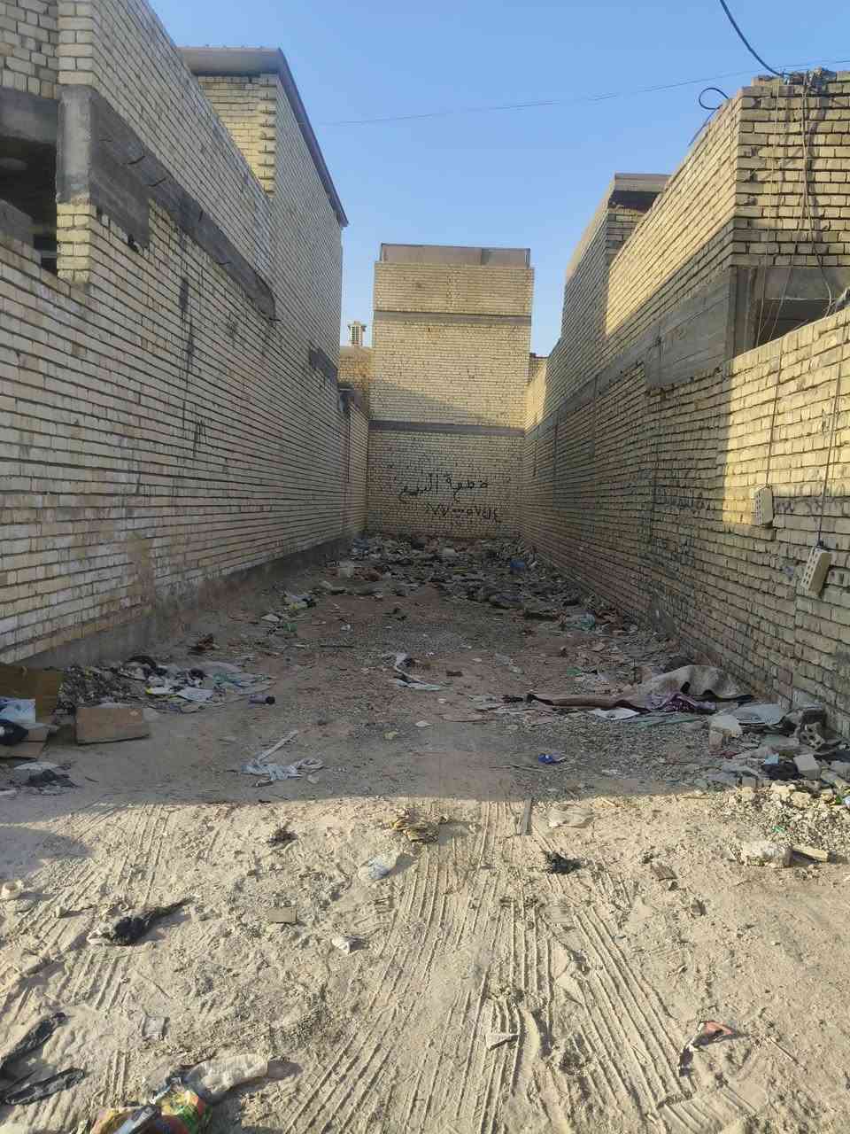 السلام عليكم
قطعه ارض للبيع المساحه 125 حي السفير 
قرب وسواق ابوعراق فرع مقابل سواق طبي ثاني دربونه على يمنه رقم الهاتف ***********
ملاحضه اني مكلف بلنشر مو صاحب القطعه هاذه رقم صاحب القطعه
