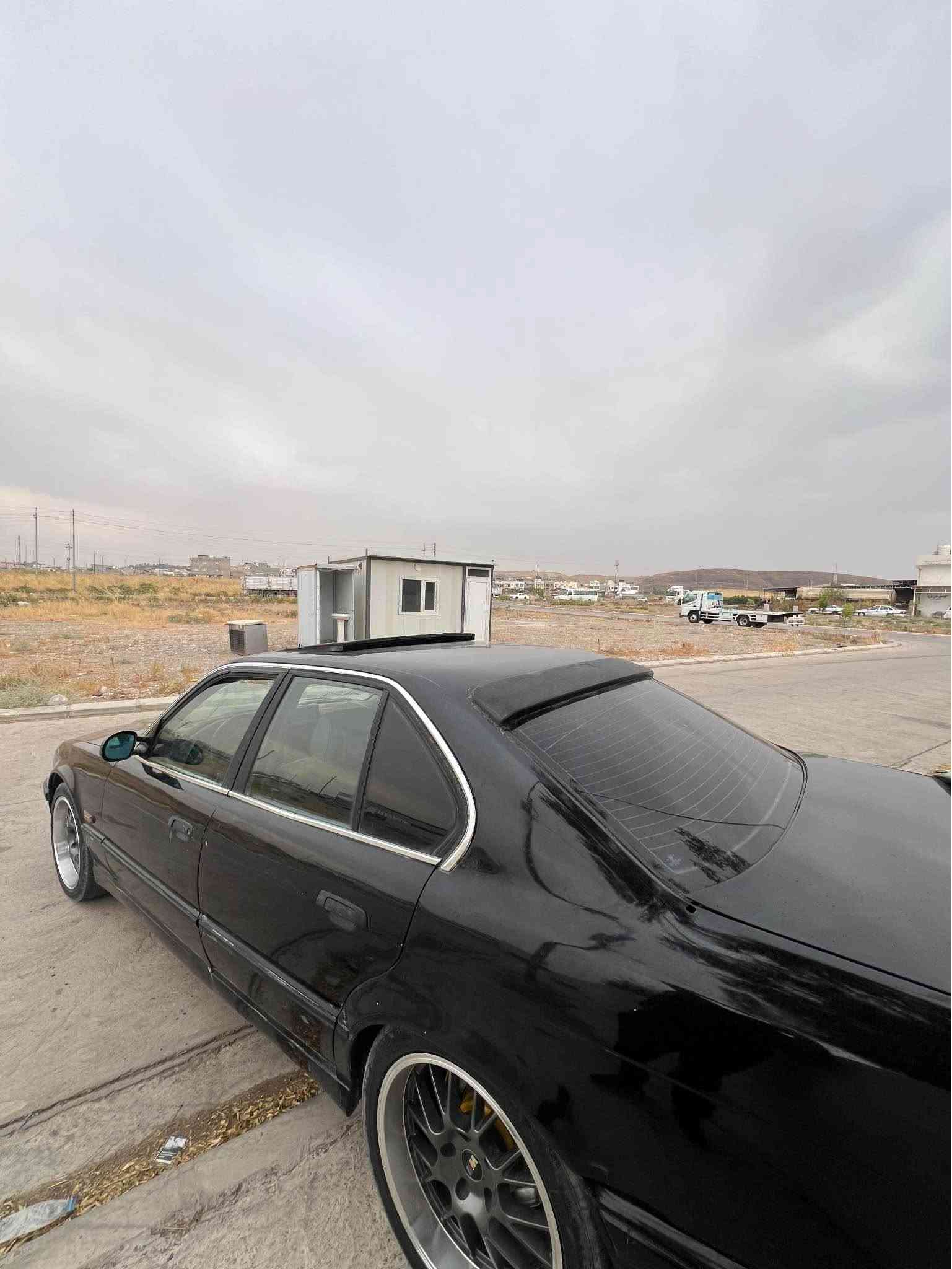 سBmw 525i فول فول سلايد كشن هيتر كير اوتوماتيك كير و محرك بشرط جديد غرامة 200$ تنزل من سعر و سعر بلاش $49 مكان قضاء بردرش *********** اكر, نينوى
