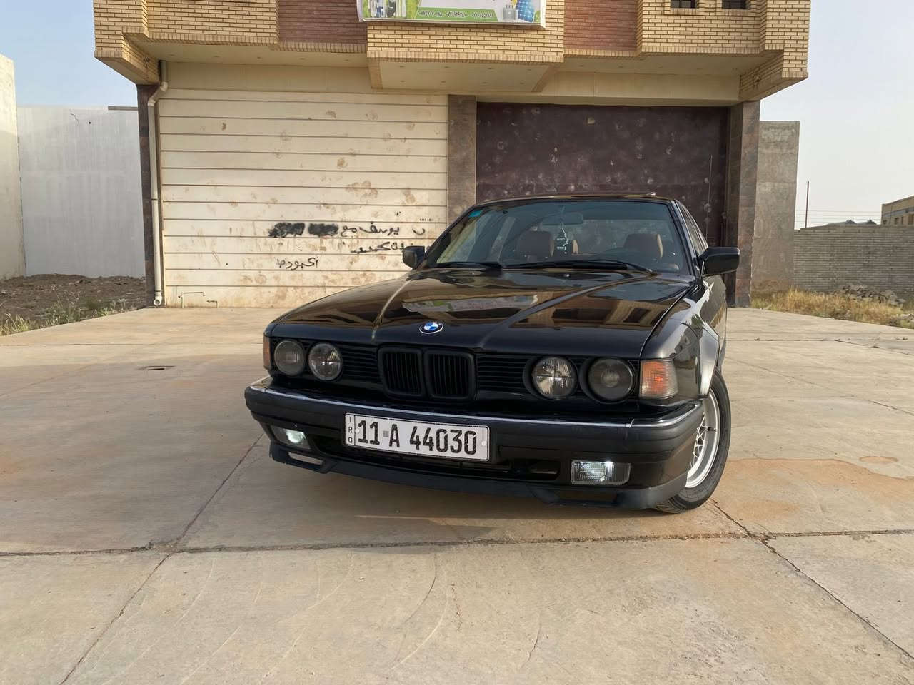 سلام عليكم 
BMW 730
 رقم بغداد دولي شرط التحويل. محرك بلاد + كير أوتوماتيك مكفولات منضومه تبريد جديده ثلج ❄️ 
حداديه امامي خلفي ويل كب خليه كهربائيات كلها شغاله 
غرفه جلد مشمشي كهرباء شغاله كيچات كلها شغاله 
سنتر لوك 4 جام كهرباء تصعيد الجام والسلايت بالسويج  صبغ جماليه بدون حادث 
( بيها منضومه غاز شغاله 100/100) 
مكاني سامراء سعر 60 بيها مجال للشراي 
***********
