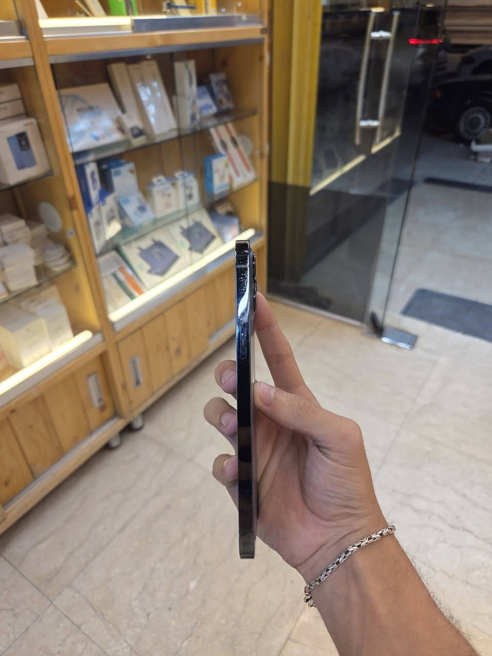 12promax
256
بطاريه 77
الجهاز بلادي عربي ما مفتوح 
بدون ملحقات 
السعر 450 الف 
بغداد
***********
