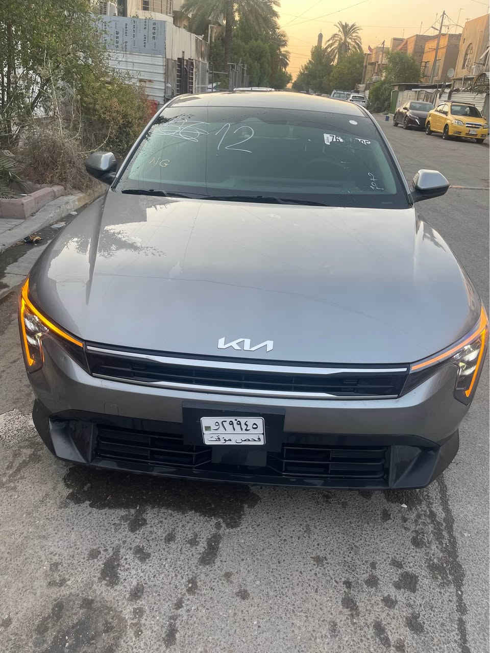 السلام عليكم 
للبيع سيارة kia k4 LXS 2025 
ماشية 48 الف ميل بدون ايرباك 
بجم كبس حادثها جاملغ وجنطة نفسهن تصلحن ونصبغن 
بدون دواخل 
ب152 ورقه قفل مجال كلش قليل بدون رقم 
مكاني بغداد الحرية 
*********** واتساب
