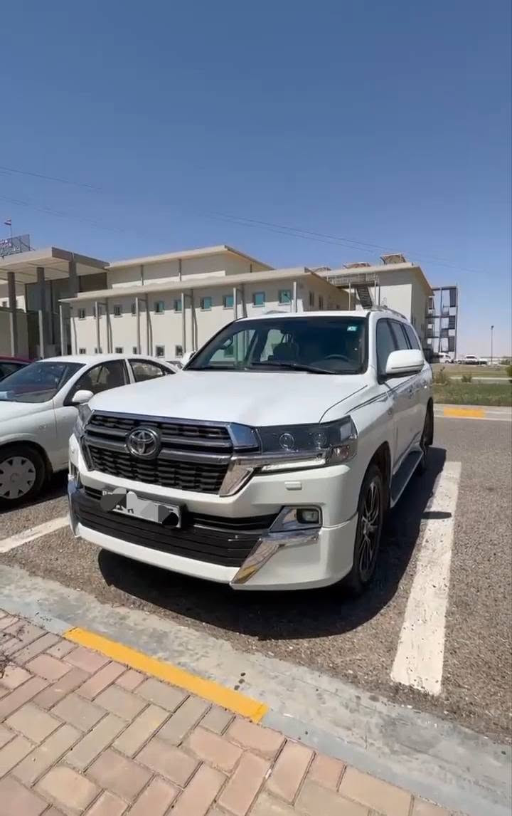 لاندكروز GXR • ٢٠١٠ • رقم بغداد