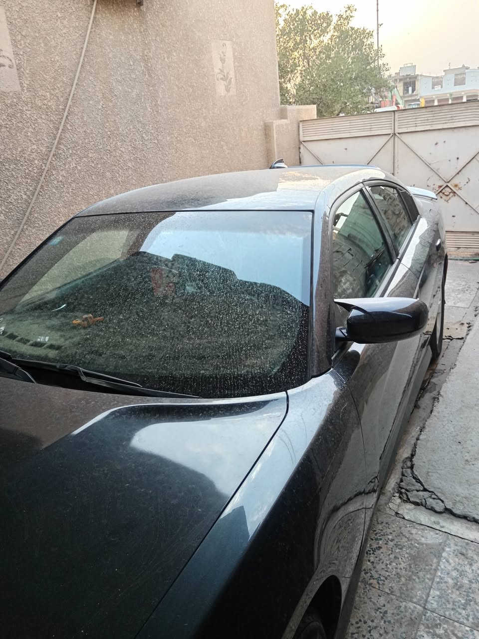 السلام عليكم جارجر للبيع موديل ٢٠١٦ مكينه ٣٦٠٠ كنديه مكينه مفتوحة بدله زنجيل ومخاد صدرامامي وخلفي جديد تخم تاير جديد تبريده يخبل كهربائيه كله شغاله برمجه بانزين عادي محسن والسياره محدثه اس ارتي تشغيل عن بعد كرسي كهرباء السايق ماشيه ٣٠٠ وكسور المراوس او بيع السياره بسمي تحويل مباشر رقم واسط السياره بيه ملاحظات بسطيه السعر ١٥٠ وبيه مجال قليل رقم تلفون ***********
