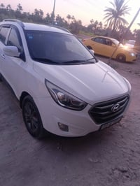 وبركاته توسان 2015 بيها فقط دور الجاملق صبغ مكينه وكير مكفولات بيها شك...