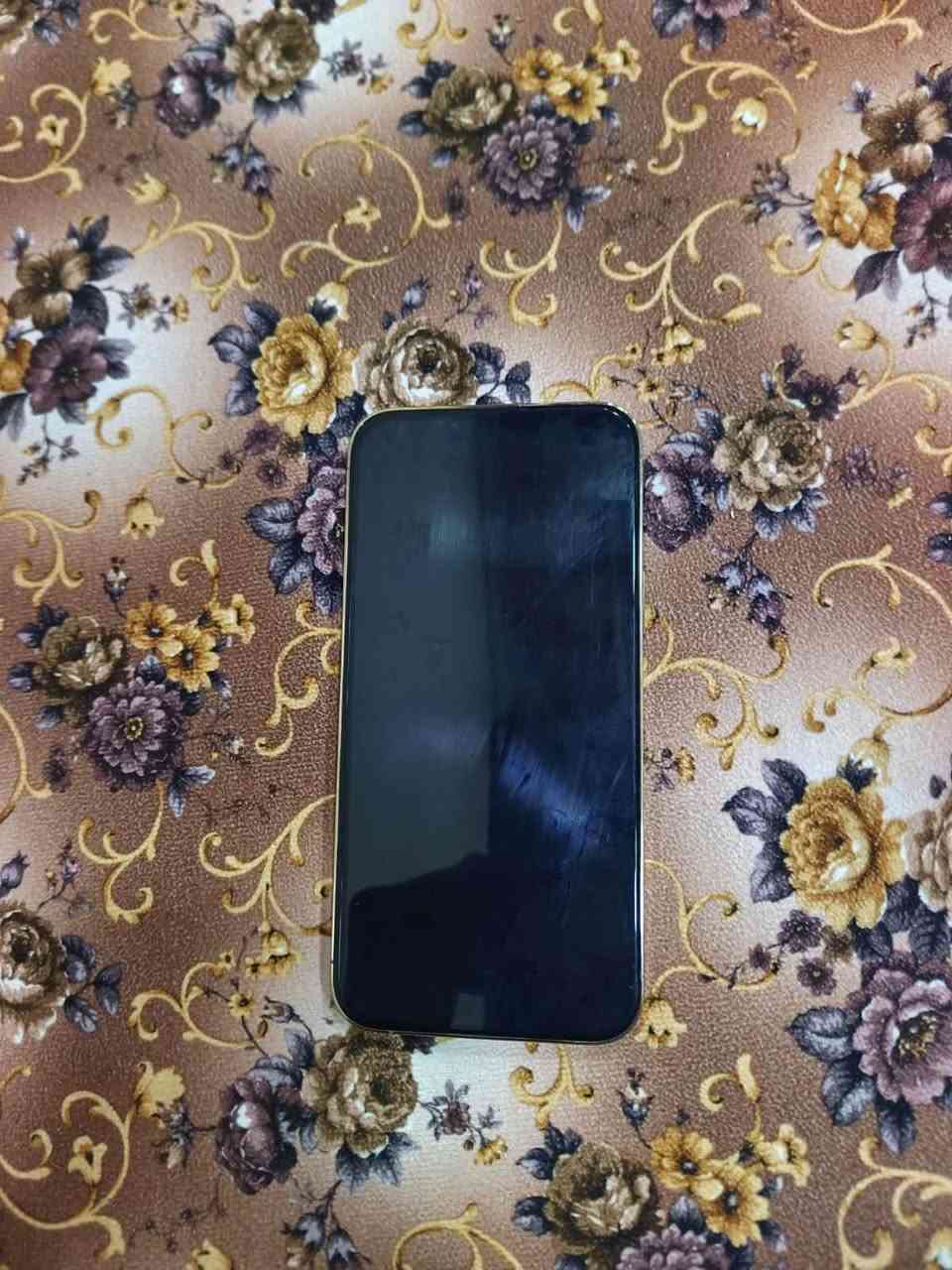 السلام عليكم للبيع آيفون 13 pro max  ذاكره 256 لون ذهبي نموذج M مبدل كأمره فقط بطاريه 92 جهاز حيل نضيف شخط مآبي بطاريه مرفوعه شرط بل شحن فول ويا كيبل فقط مكاني تكريت القادسيه السعر 625 وبي مجال ***********
