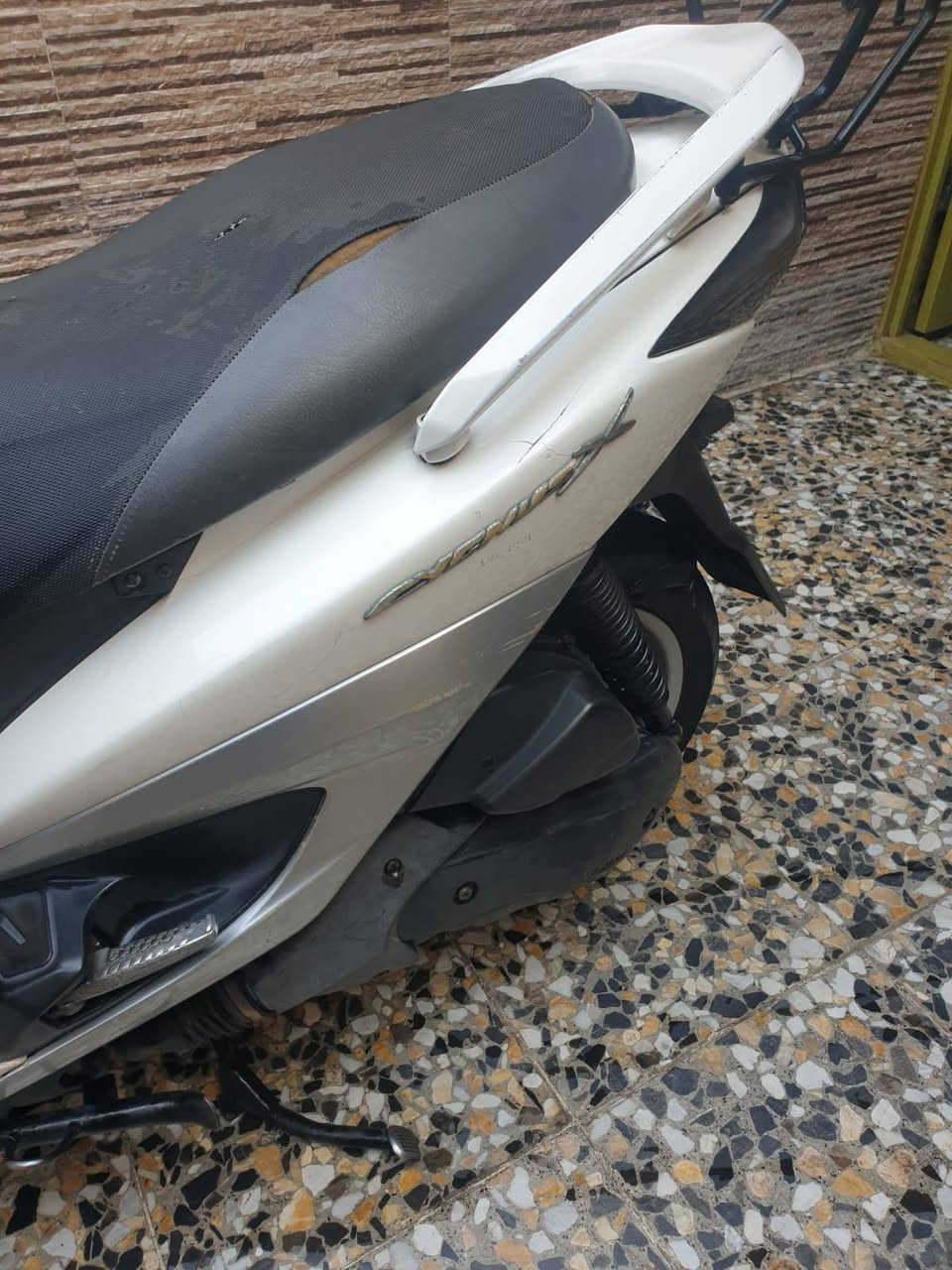 دراجة سكنس لد كوري نوزل دراجه كفاله اكو طخات بسيطه بل كفر العنوان مدينة الصدر سعر 950 وبيهه مجال حك الجميع رقم تلفون ***********
