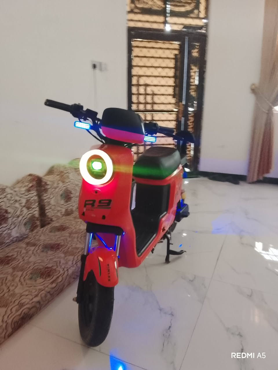 السلام عليكم ورحمه الله وبركاته للبيع دراجه شحن ار 9 2026 جديده مابيه شي السعر المطلوب 500وبيه مجال الاستفسار متواجد خاص واتساب فقط الرقم *********** العنوان الناصريه سوق الشيوخ

نص مكتوب في الصور:
- REDMI A5