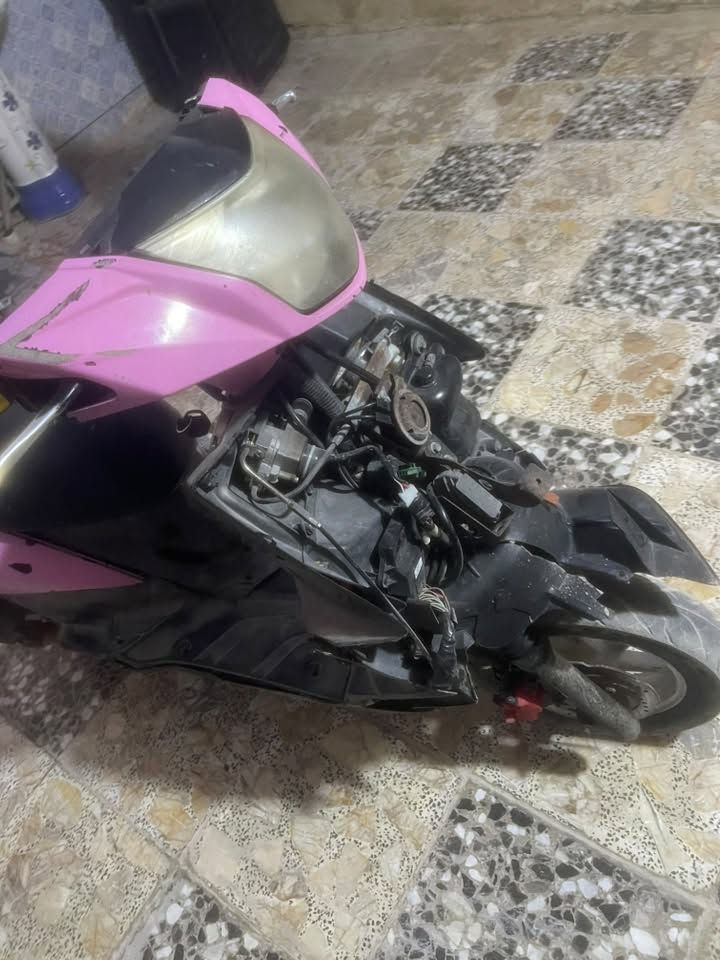 السلام وعليكم دراجه جي تي آر دراجه عوزه   كفرات محرك برغي ما مفتوح بيه و مراوس وي بوكسر نضيفه
بغداد مدينه ‪***********‬
