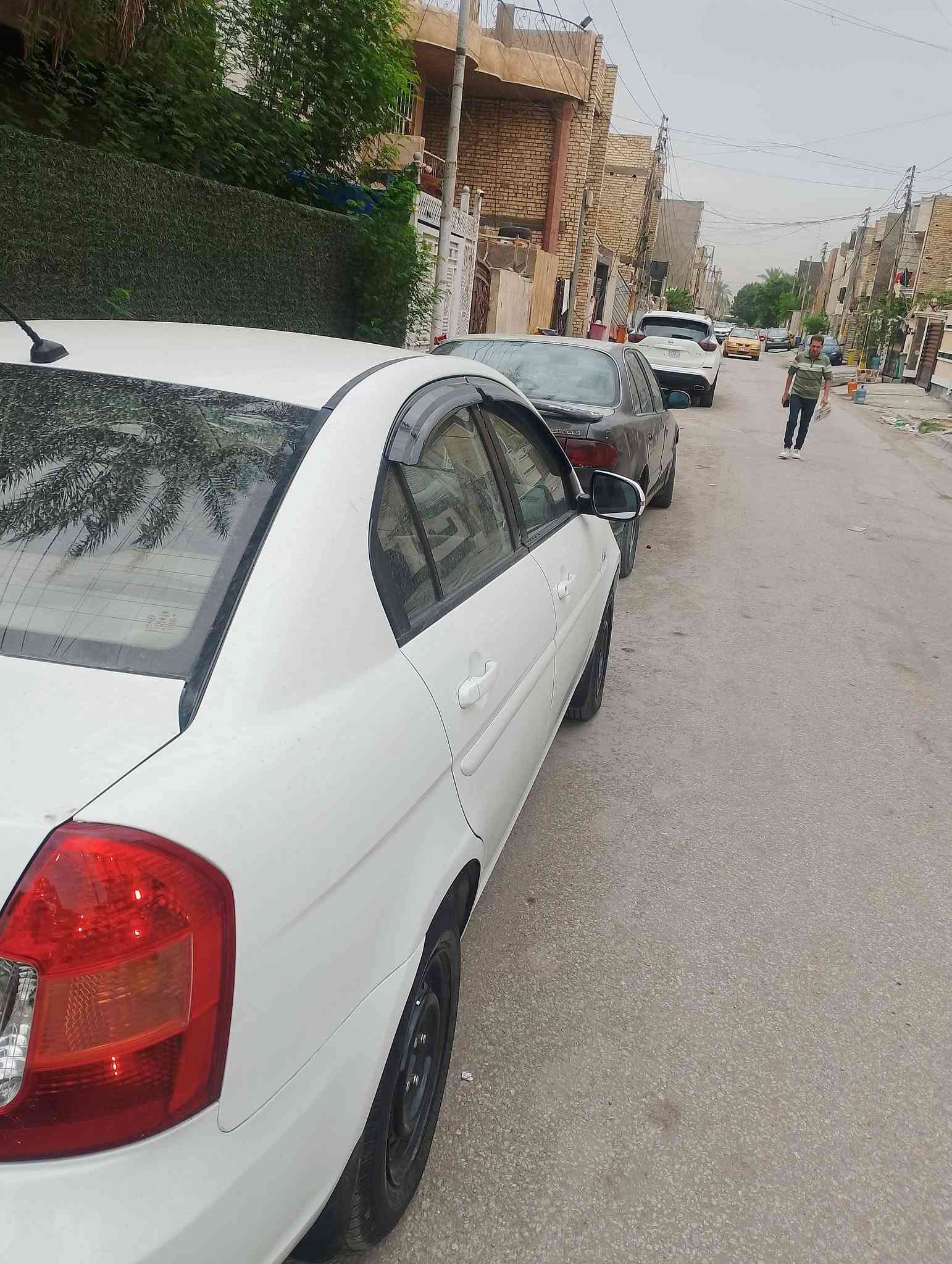 اكسنت ٢٠١١ خليجي
سياره جديده ماشالله محرك كير تبريد صدر تخم تاير 
بيه الباب الوره الصدر بي شويه صبغ والبنيد بي كد شبر صبغ 
فقط 
السعر ٩٠ وبيه مجال قليل 
عنواني بغداد دوره حي المعليمين 
***********
