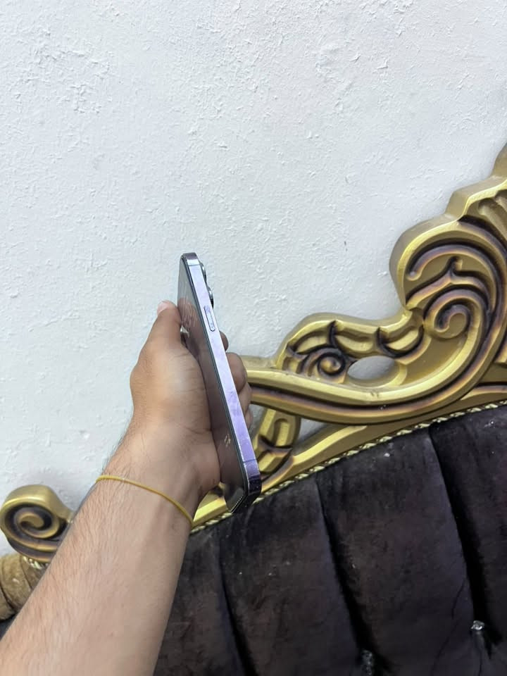السلام عليكم
ايفون 14pro max للبيع 
مستبدل شاشه وضهر فقط الجهاز نضافه 80% 
بطاريه 81
ذاكره 256
بغداد العامريه ***********

السعر 600 وبي مجال

نص مكتوب في الصور:
- 11:32 القطع والخدمة تجمع Apple سجل تاريخ القطع والخدمة، وهذا السجل يعرض معلومات عن هذا الـ iPhone وحالته وتفاصيل إصلاحه. معرفة المزيد... سجل تاريخ الخدمة الشاشة غير معروف