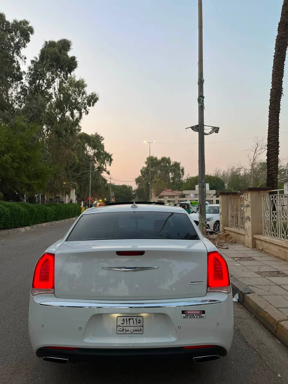 كرايسلر C300 موديل 2018
فول مواصفات limted دخول  جديد clean title العداد :12900mi
الف المحرك : V6 . 3.6L
المواصفات
بانوراما .
نقطة عمياء .
رادار امامي وبرده خلفيه 
سستم صوت مع سماعات بريميوم .

حساسات امامى و خلفى .
مقاعد أمامية تبريد وتدفئة .
تشغيل عن بعد .
ستيرن كهربائي .
كشنات هيتر .

اعلى فئة في كرايسلر حادث جاملغ امامي تبديل فقط ونص جاملغ خلفي كلير من امريكا بدون ايرباك .    رقم بغداد تحويل مباشر بأسم  مشتري  سونار الفحص منشور الاستفسار : ***********
