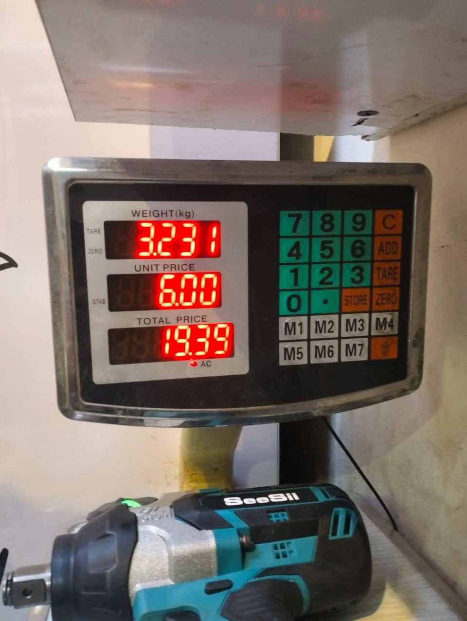 للبيع  دريل ضخم أصلي مكفول
السعر ٢٠٠ وبي مجال 
الاتصال على هذا الرقم ***********
