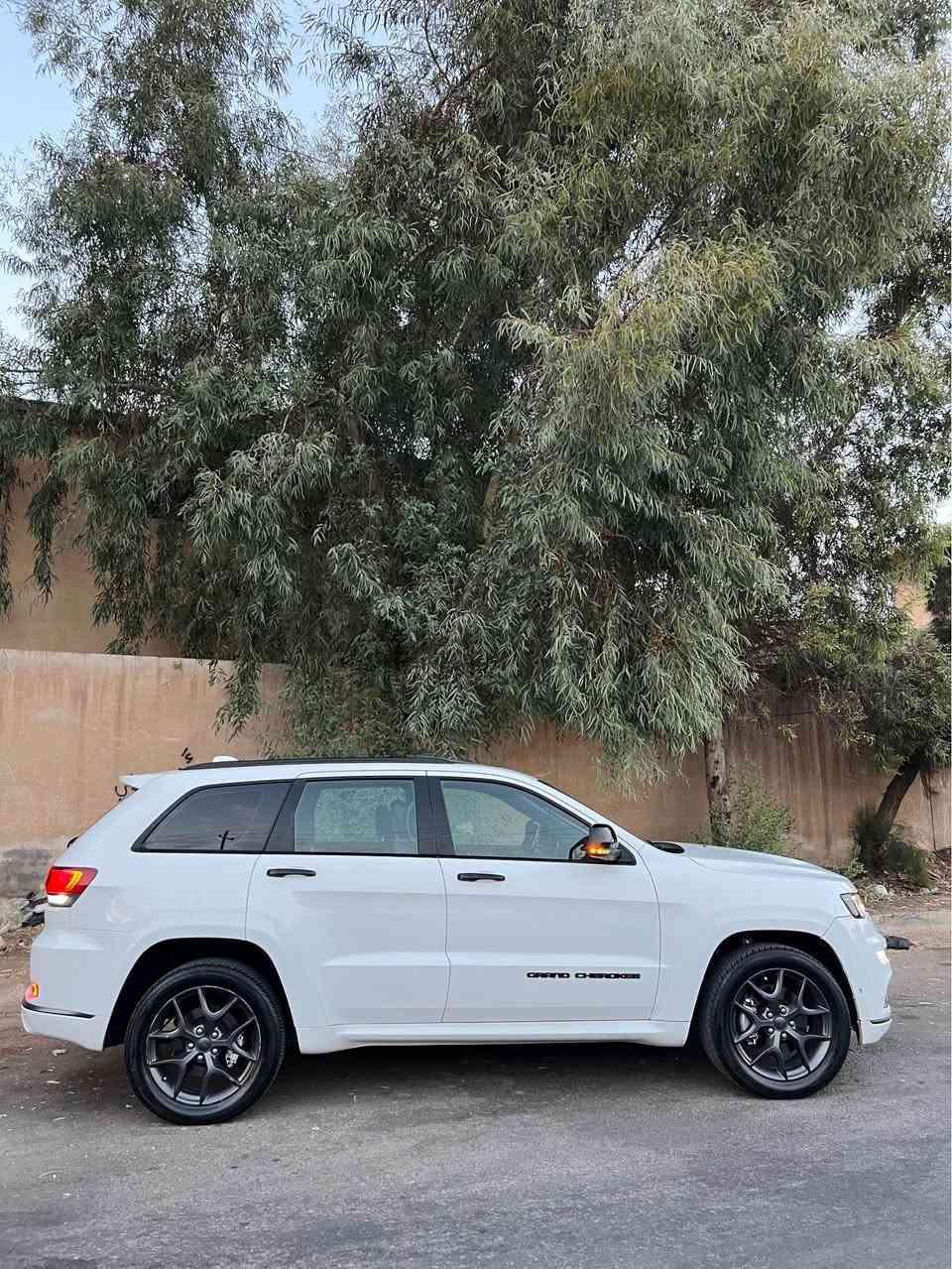 Jeeb2019 S
جيب وارد امريكى مواسفات s قبات مواسفات فولللل فوللل واحد علا واحد سياره بجم خلف كل كبس بدوون ايرباك بدون دواخل جديد بل كارتون سياره بسمى تريد تحويل تريد وكاله محرك گير كهرباي بشرت باب سايق سبغ بدوون اي دواخل مكان سياره اربيل 
سيارع للبيع لل مرواسه 
انا مكلف بل نشر رقم ساحب سياره
***********
واتس اب أربيل, العراق
