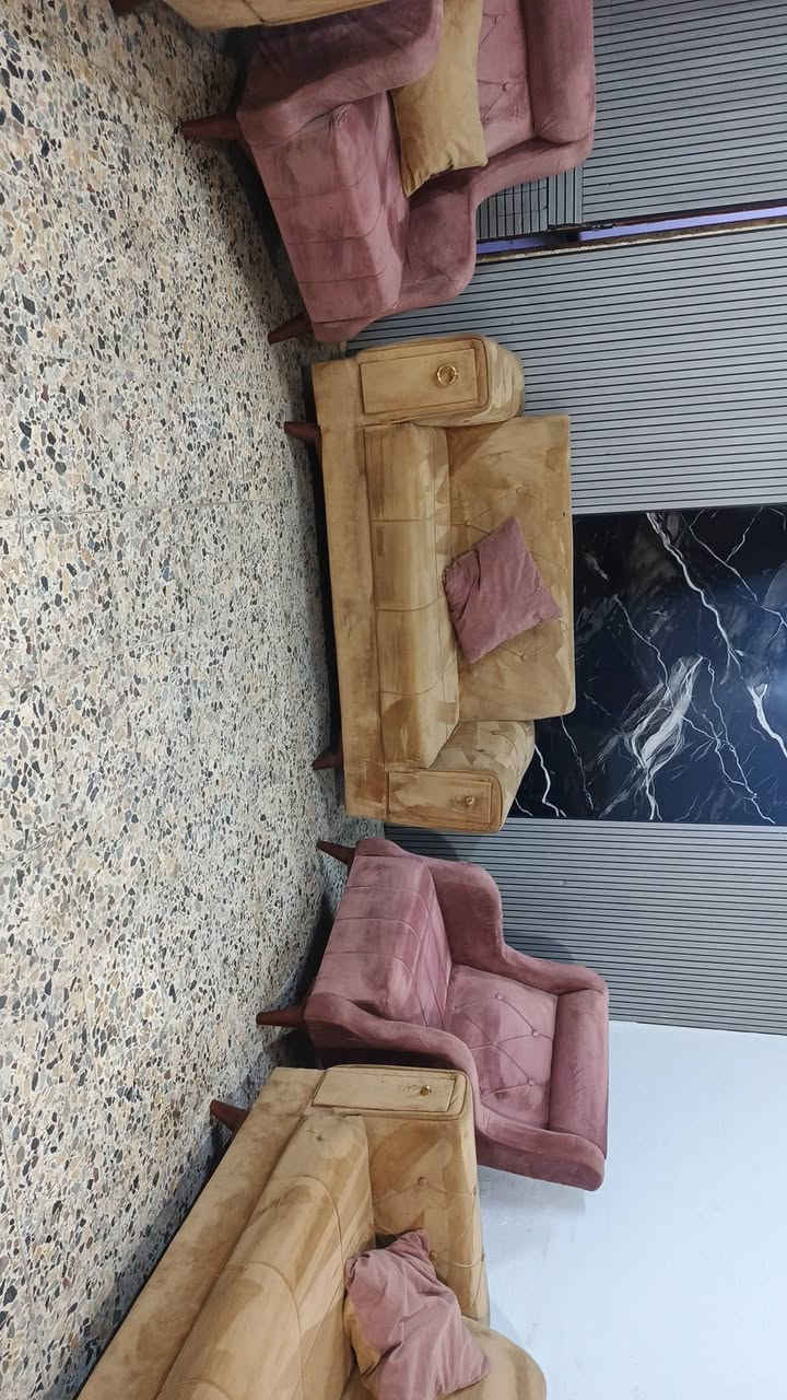 طقم • ١٢ مقعد • نضيف جدا