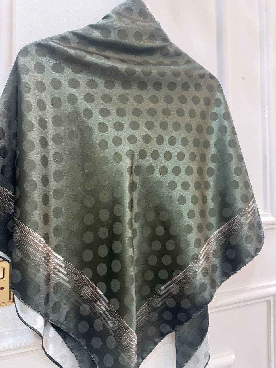 رَّبطة ستان حَرير، وَناعمة، وَخفيفة، وَأنيقة، وَتُناسب كُل الإطلالات .

📏 قياس 130سم. 
وَمتوفرة باللون الزيتوني والأسود والتركواز✨.
للحجز والإستفسار تواصلوا مع هذا البيج
https://www.instagram.com/mohammed7_alaa_7hijab?stkn=MWdseW16Y3Zibjl4bw==
أو مع هذا الحساب
للحجز والإستفسار يُرجى التواصل على رقم الواتساب :
***********
أو حساب التليگرام :
@MohamedCR7D
