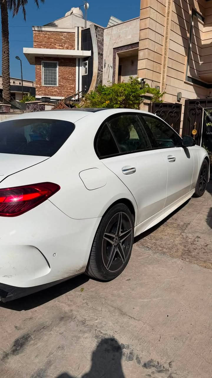 C300 2023
كت amg
ماشية 26 ميل
حادث باب يمين خلفي وشوية بالجاملغ
وهنا صار بيها طخة بسيطة بحافة البنيد 

السعر 31000$
***********
بغداد اليرموك
