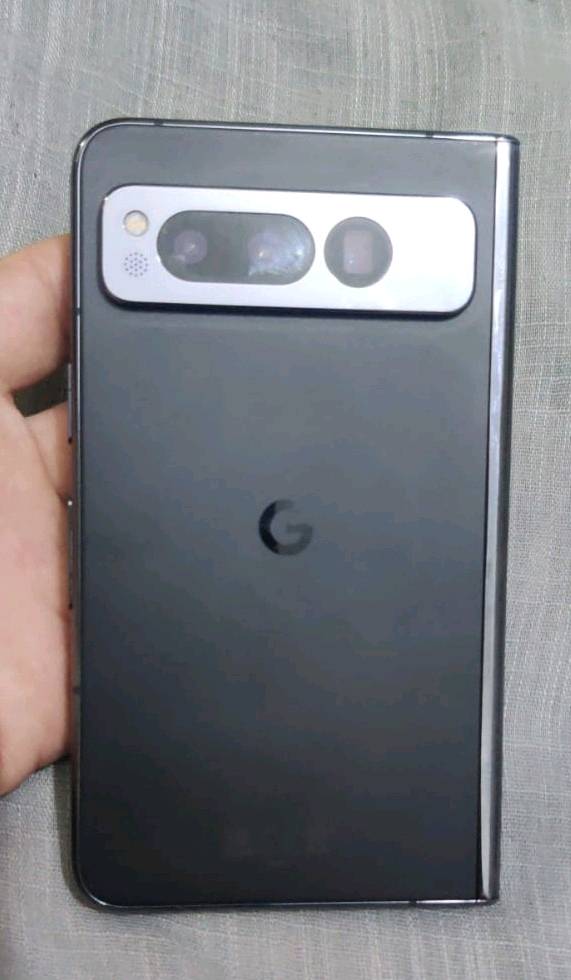 السلام عليكم جهاز google Pixel fold ذاكرة 256 عشوائي 12
نظافة 100%100