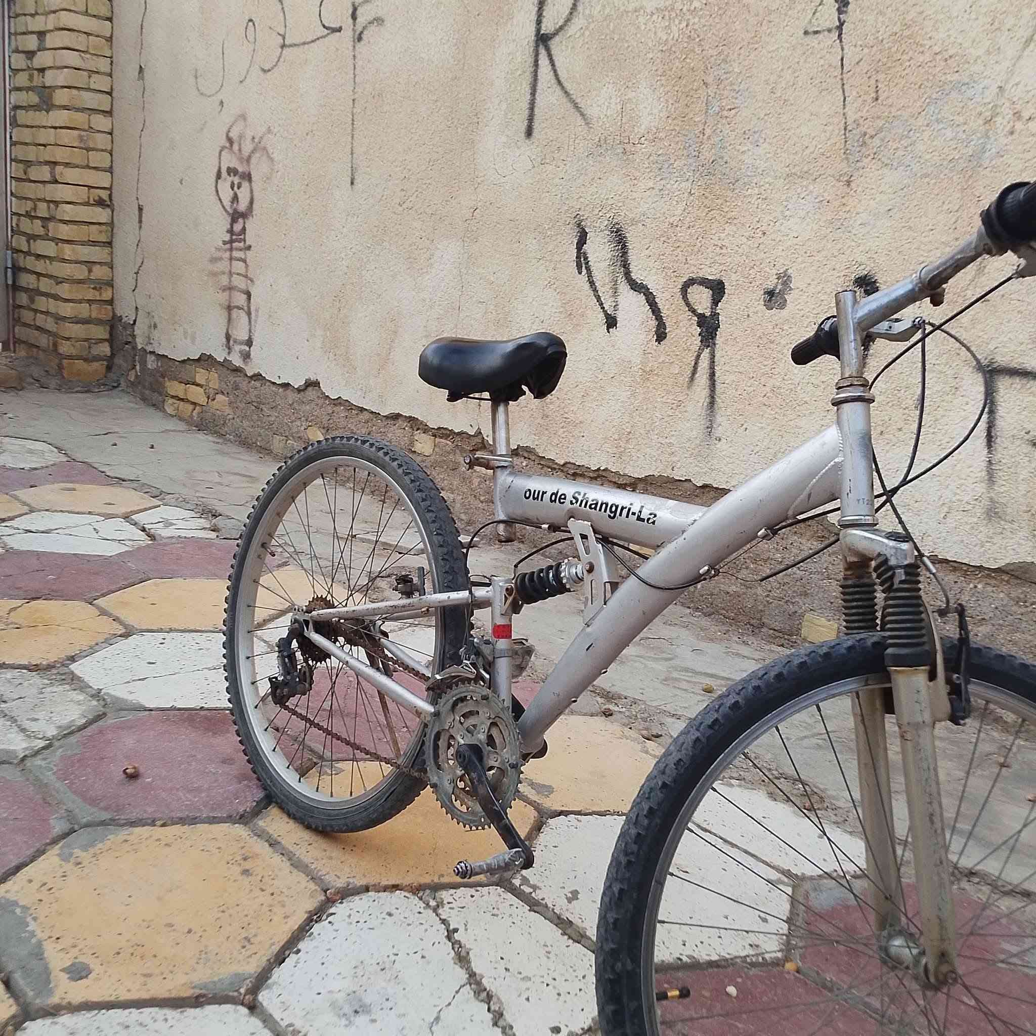 بايسكل ياباني اصلي للبيع
السعر 45وبي مجال
العنوان كوت العزه القديمه قرب فوج الطوارى 
الرقم ***********واتساب فقط
