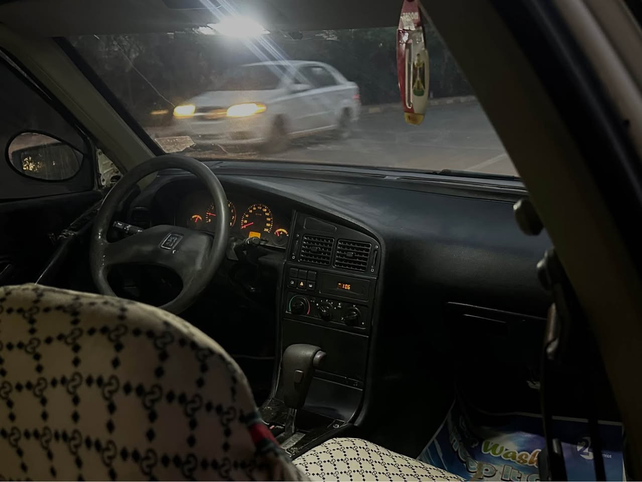 للبيع او مراوس 
بيجو روى🔴 محور كير محرك ونجي كربلائي جدد 
سياره اي نقص مابيه 
التفاصيل 
1-حداديه جاهزه 
2-الأكسل مبدل جديد مال دايو اي صوت ماكو
3-تخم تايرات جدد 
4- تبريد ثلج شرط 
5-تانكي جديد 
6-كهربائيات كلها شغاله 
7-غرفته تخبل
بعد اهواي تفاصيل بيه تجي وتشوف
الله شاهد سياره جاهزه من كلشي  شخط واحد مابيه تجي وتشوف بعينك رقم نجف راعيها يمي 
السعر ٣٠ 
اي استفسار خاص موجود 
او على رقم *********** 
مكان سياره نجف كوفه النجف, العراق
