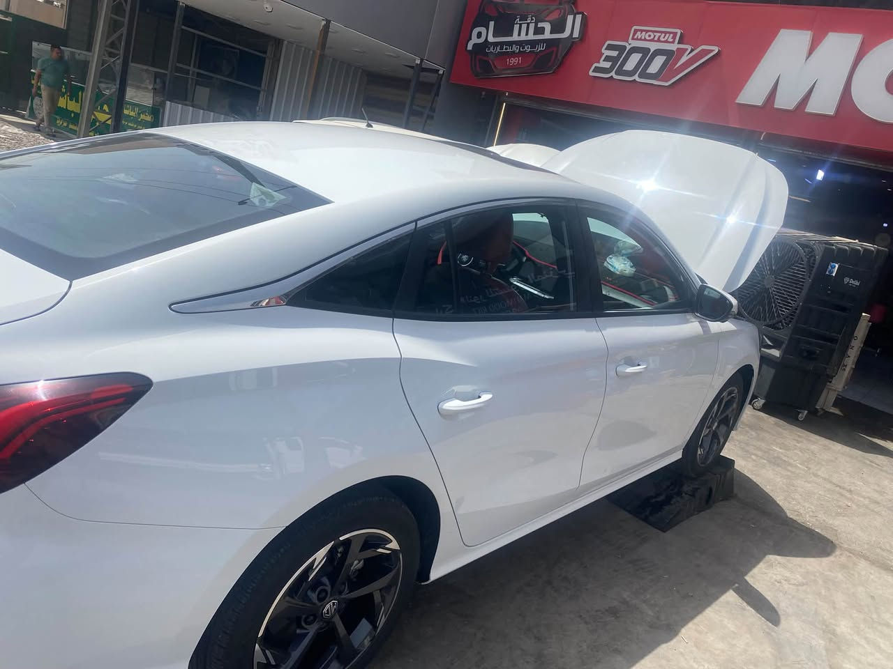 MG gt gdi 23 فول مواصفات رقم اربيل كفاله عامه عدا باب السايق من جوه ضربه خفيفه سياره على وضع الشركه ماشيه57 الف السعر 110
***********

