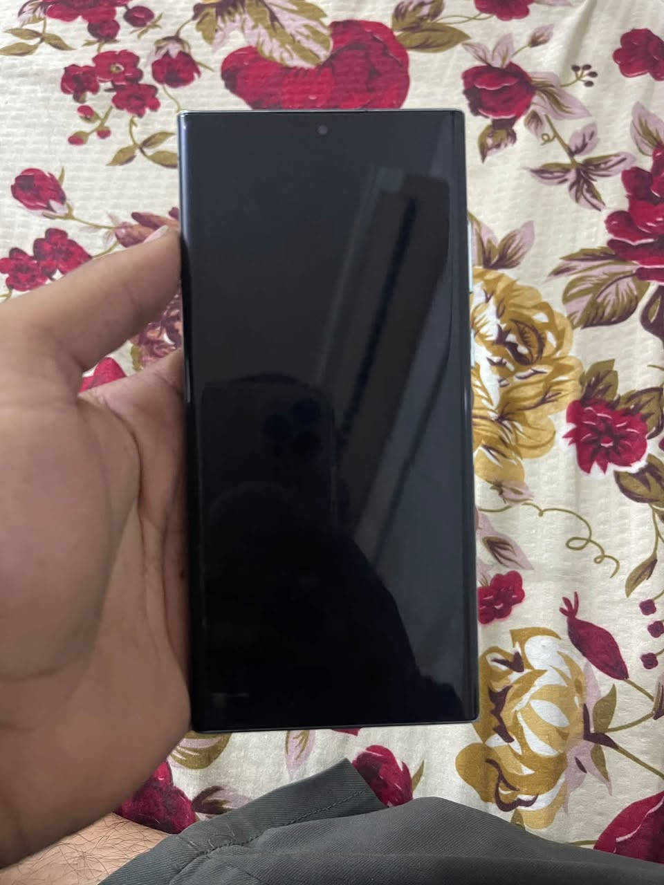 السلام عليكم أي ٢٢ اللتره للبيع الجهاز شاشته بيها مشكله وضهره مكسور ابيعا على هايه الحطه لا تكلي شبي ذاكره ١٢٨ امريكي دبل شريحه سعر ٢٥٠ وبي مجال للشراي توصيل ما عدي مكاني بغداد الحسينيه 
***********
