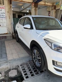 ورحمه الله وبركاته توسان 2020 خليجيه بيه صبغ قطعتين  جديده السياره كلش...