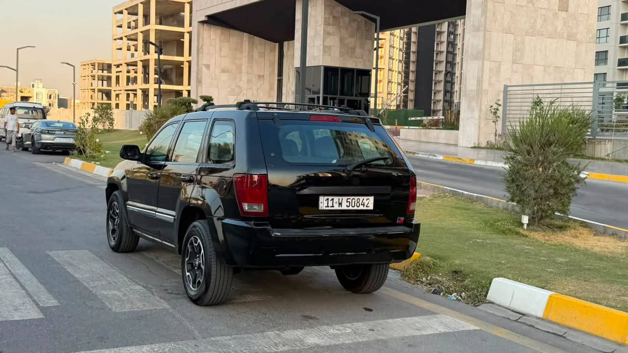 سلام عليكم
للبيع او مراوس حسب القناعه 

جيب لاريدو موديل 2007 فول 

رقم بغداد الدولي تحويل ثاني يوم

محرك 6 سلندر جديد مكفول من كلشي

كير اوتماتيك فور ويل مكفولات جدد 

صدرين الخلفي والمامي كلها مبدل جديد

تبريد شغال قطعتين ثلج حماوه ربع متصعد

كهربائيات كلها شغاله بدون اي جطلات او نقص

سلايد سنتر لوك تحكمات كشنات كهرباء كشنات جلد

السياره مال بيت وستخدام شخصي وجاهزه للخير

صبغ حزام جماليه بدون اي حادث شرط الفحص

السعر 85 ورقه وبي مجال للشراي سستفسار اتصل 

*********** اخوان الي يحب يتصل مموجود فيس العنوان بغداد حي الخضراء
