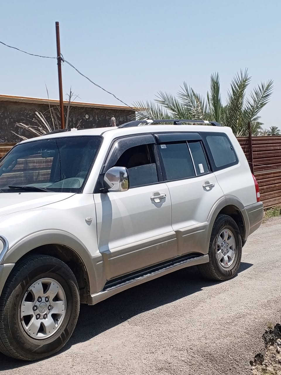 🚗 للبيع سيارة بحالة ممتازة 🚗
🔹 النوع: ____باجيرو__
🔹 الموديل: ___2006___
🔹 المحرك: ___3000___
🔹 القير: أوتوماتيك /
🔹 اللون: ___ابيض صدفي
🔹 الفحص: ____نص الجاملغ الخلفي الايمن صبغ فقط__
🔹 دواخلها نضيفه شاشه تاب او تبريد 3 قطع 

✨ السيارة نظيفة ومعتنى بها وجاهزة للاستخدام دون أي ملاحظات، إن شاء الله.

💰 السعر: _____100$_  قابل للتفاوض
📍 الموقع: _بغدادالتاجي_____
📞 للتواصل: _***********_____

لمن لديه الجدية، يرجى التواصل. بالتوفيق للجميع 🤍
