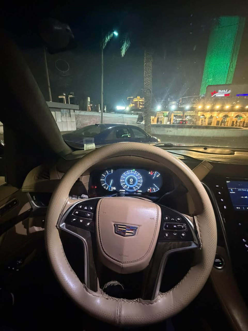 اسكاليد بلاتينيوم • محرك ٦٢٠٠ V8 • ماشيه ٩٥٠٠٠ كم
