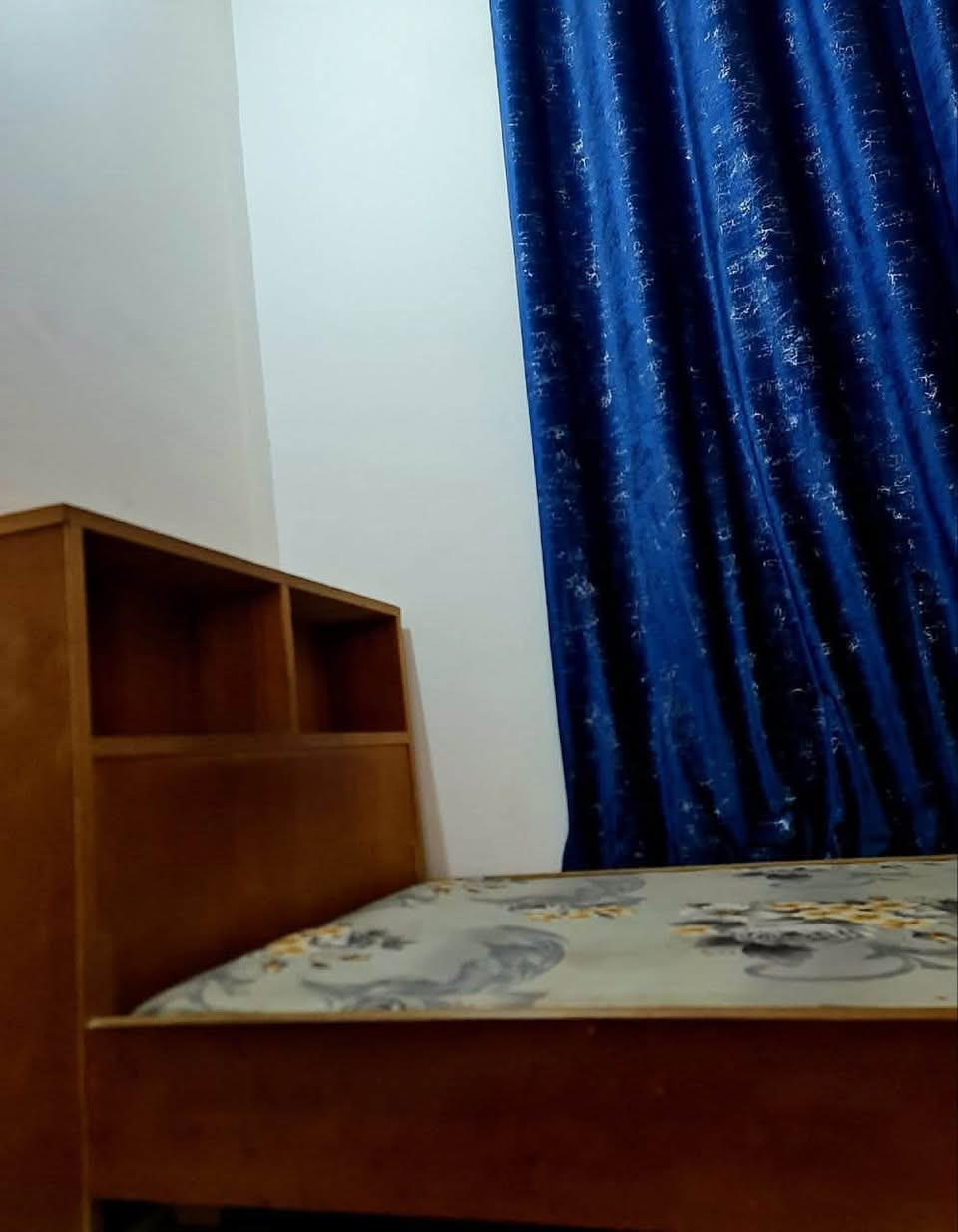السلام عليكم 
چرباية نفر ونص نجارة صاج ممصبوغة لسه
الچربايه حيل نضيفة 
العرض110 
الطول امثر من مترين 
السعر 120 
المكان حلة- حي الجزائر 
***********
