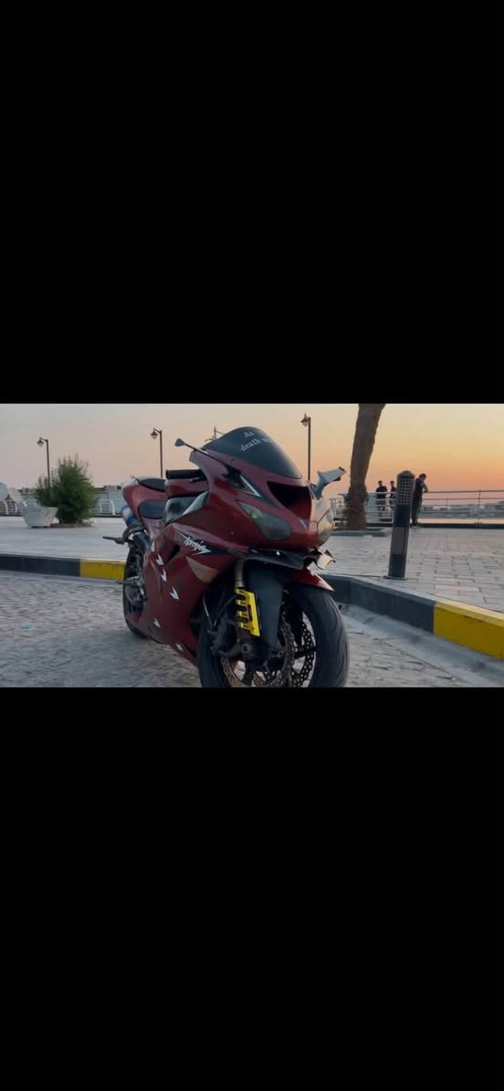 كاوسكي نينجا 1000CC ZX10R
2006
رقم وسنويه انكليزي بصره باسمي تحويل ثاني يوم
محرك كفالة لا صوت ولا تبخير 
محرك ما مفتوح
كهربائيات كله شغالة 
ملحقات ( خوذة + درع + مرايات جديدة + لزكات تثبيت على تانكي ) 
مكاني البصرة
السعر :32وقابل للتفاوض 
للتواصل ( اتصال او واتساب  :  ***********
