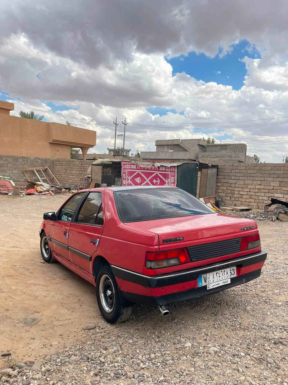 السلام عليكم بيجو فرنسي 405 موديل 1990 للبيع صدر جديد تايرات نص عمر سياره جاهزه من كلشي محرك نظيف حجم 18 رقم كركوك الماني داخل نظيف كهربائيات جاهزه السياره بدون اي نقص فقط تشتري وتحول مكان السياره صلاح الدين السعر 26 ورقه شراي اتصل عالرقم تفاصيل كامله مذكوره واعتذر عن الاقساط نقد فقط ‭***********‬
