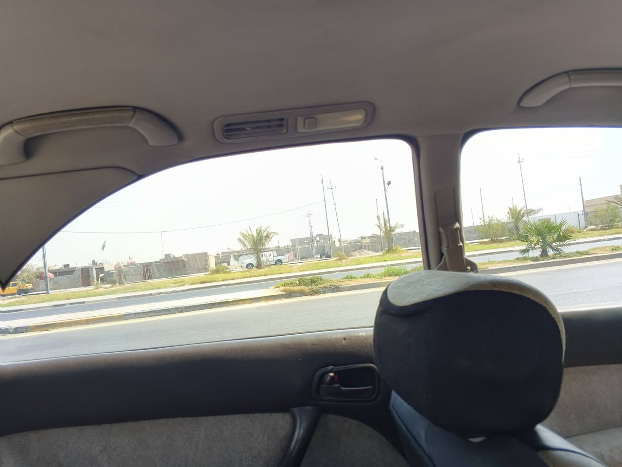 السلام عليكم سياره بطه للبيع موديل 1991 السياره كفاله من الصبغ والتبديل ومنضومت التبريد كله جديده وتخم تاير جديد والحداديه جدد السنويه منتهيه صاله 4 أشهر المكان بصره ابو الخصيب رقمي *********** السعر57 بيه مجال حك الجيه
