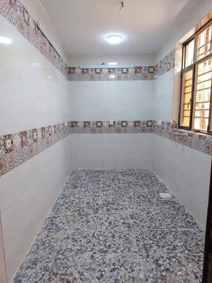 السلام عليكم يوجد دار طابو للبيع في الزعفرانية يتكون من طابقين الطابق الاول صاله كبيره وغرفتين وحمامات ثلاثه وخدمات وصاله في الطابق الثاني البناء كونكريت مسلح المساحة 110متر
العنوان شارع المعهد قرب مدارس الرازي الاهليه للأستفسار *********** ابو حيدر
