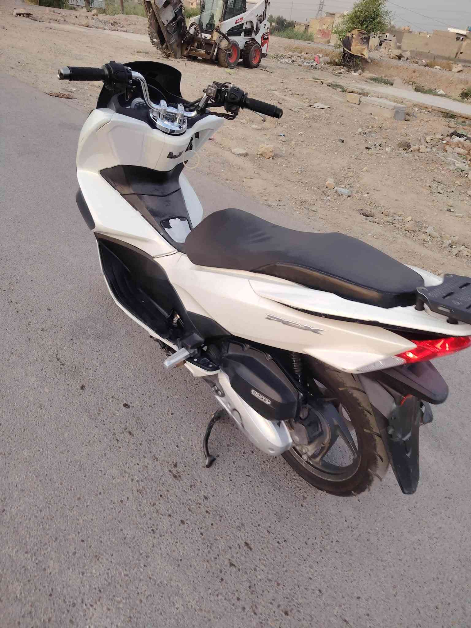 السلام عليكم Pcx جيل الثاني مكينه 125c دراجه غرسه مكينته ناعمه سلف من اول نكره حساس (A) ازدحام شغال يداة تتدفئه كهربائيات شغاله من ناحيات هورن دبل اشاره تك اشاره لايت عالي ناصي كلهن شغالات دراجه مملعوب بيه مكفوله جيب فيتار وتعال
#سعر1550 وبيه مجال حك الجيه فقط مكان بغداد الشعب
 ***********
