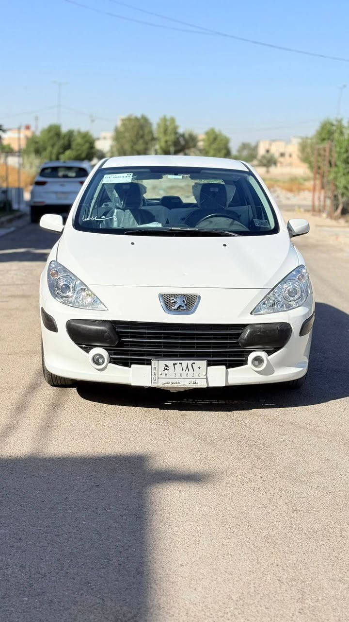 موديل ٢٠٠٦ • مكينة ١٦٠٠ • رقم انكليزي