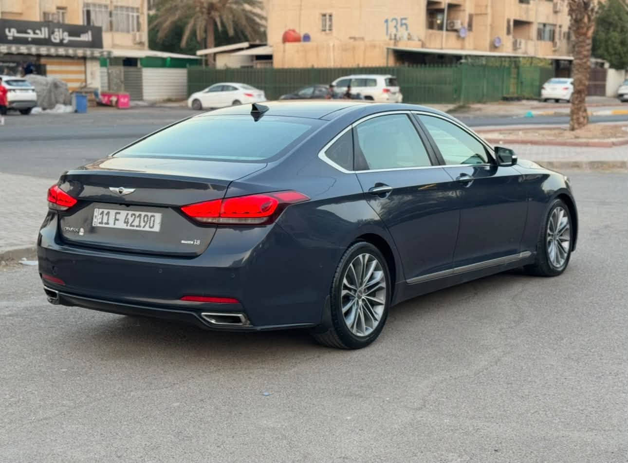 جينسز G80 رويال موديل 2015 للبيع 
وارد امريكي صور الحادث داخل المنشور كلين بدون حادث بدون ايرباك 
محرك 6 سلندر كير مكينه صدر نضيف جداً 
مواصفات فول للاخير 1/1 
بصمه - بانواما - كشنات جلد + حار بارد - خزن ميموري - 
بردات خلفيه - رادار - تدفئه ستيرن -تدفئه كشنات خلفيه-
3 انضمه قياده - سماعات BOSS - وباقي المواصفات المعروفه 
رقم بغداد باسمي سنويه وهزه جديده 
مكاني بغداد 
السعر :- 143 وبي مجال 
للاستفسار :- *********** // ***********

