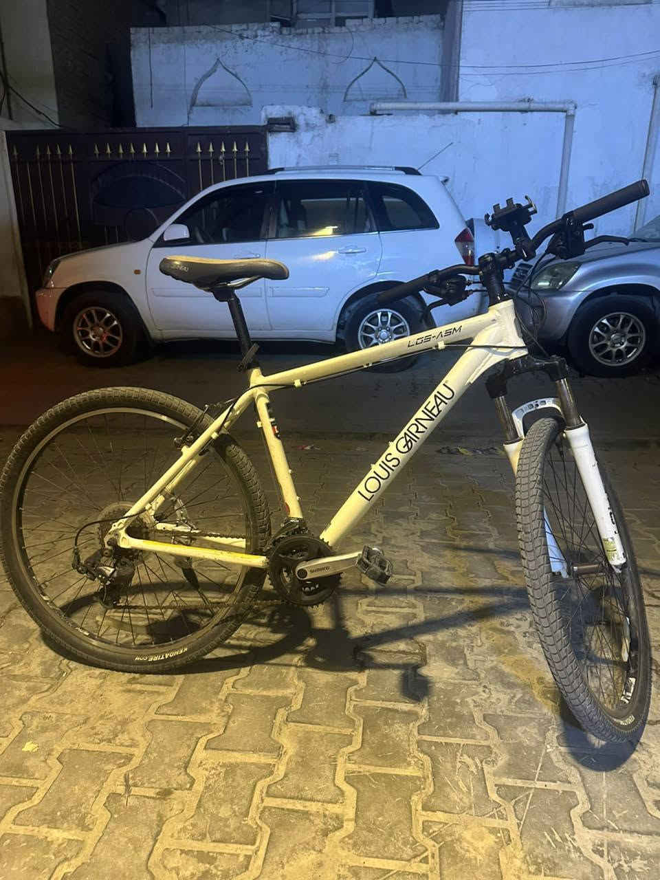 بايسكل جبيلي للبيع سعر 275
ماركة LOUIS GARNEAU الكندية 
مكينة كله شيمانو المكينه نضيف 
مكان بغداد ***********
